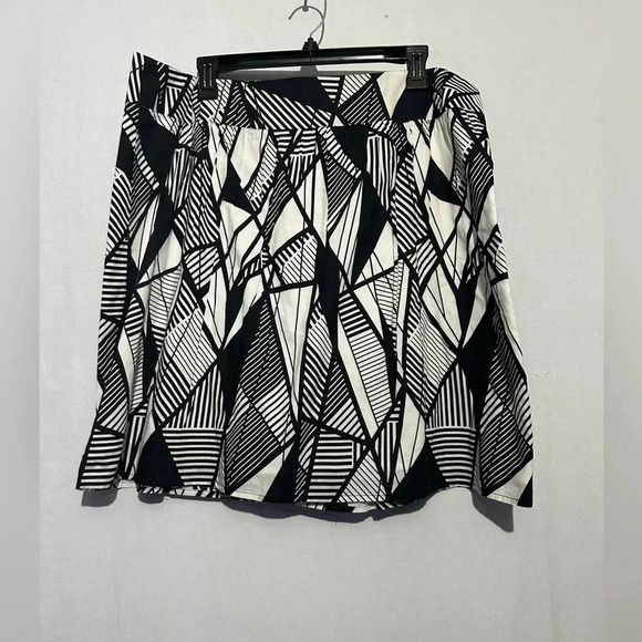 AGB Black and white geometric skirt , size 16 - Picture 1 of 5